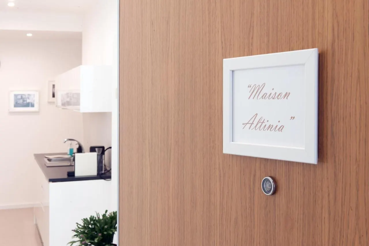 Penzion Maison Altinia, Locazione In Centro Storico A Due Passi Dalla Stazione Treviso