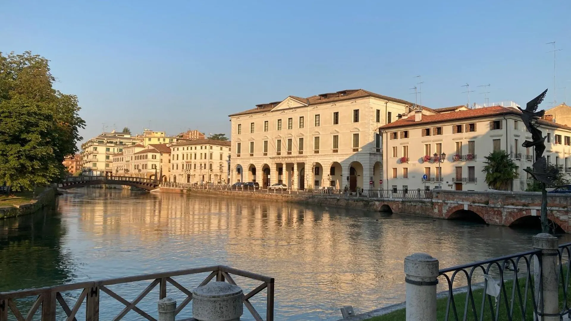 Penzion Maison Altinia, Locazione In Centro Storico A Due Passi Dalla Stazione Treviso